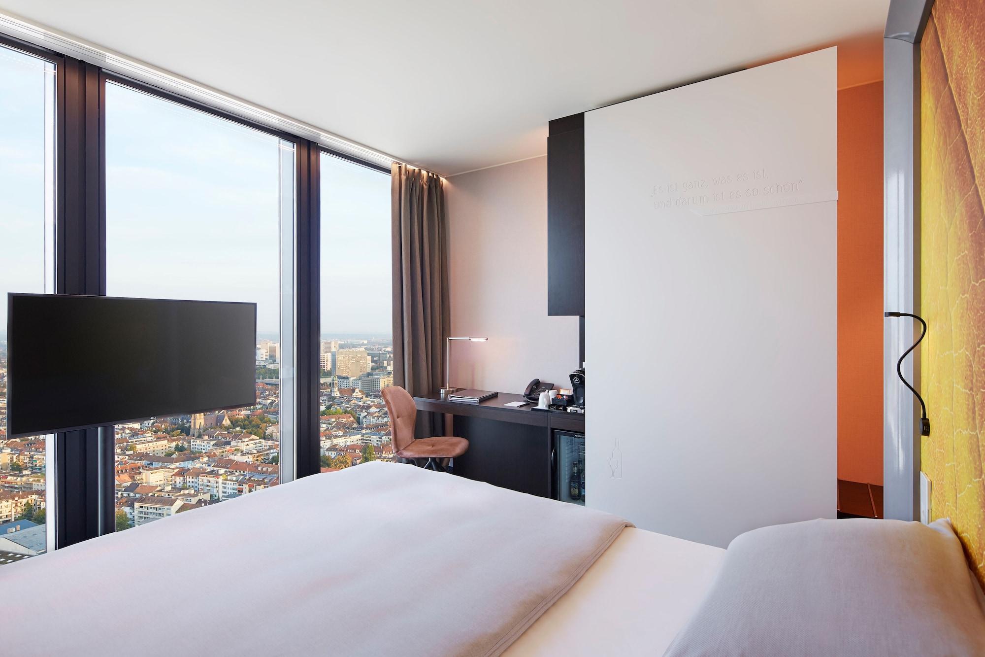 Hotel Hyperion
