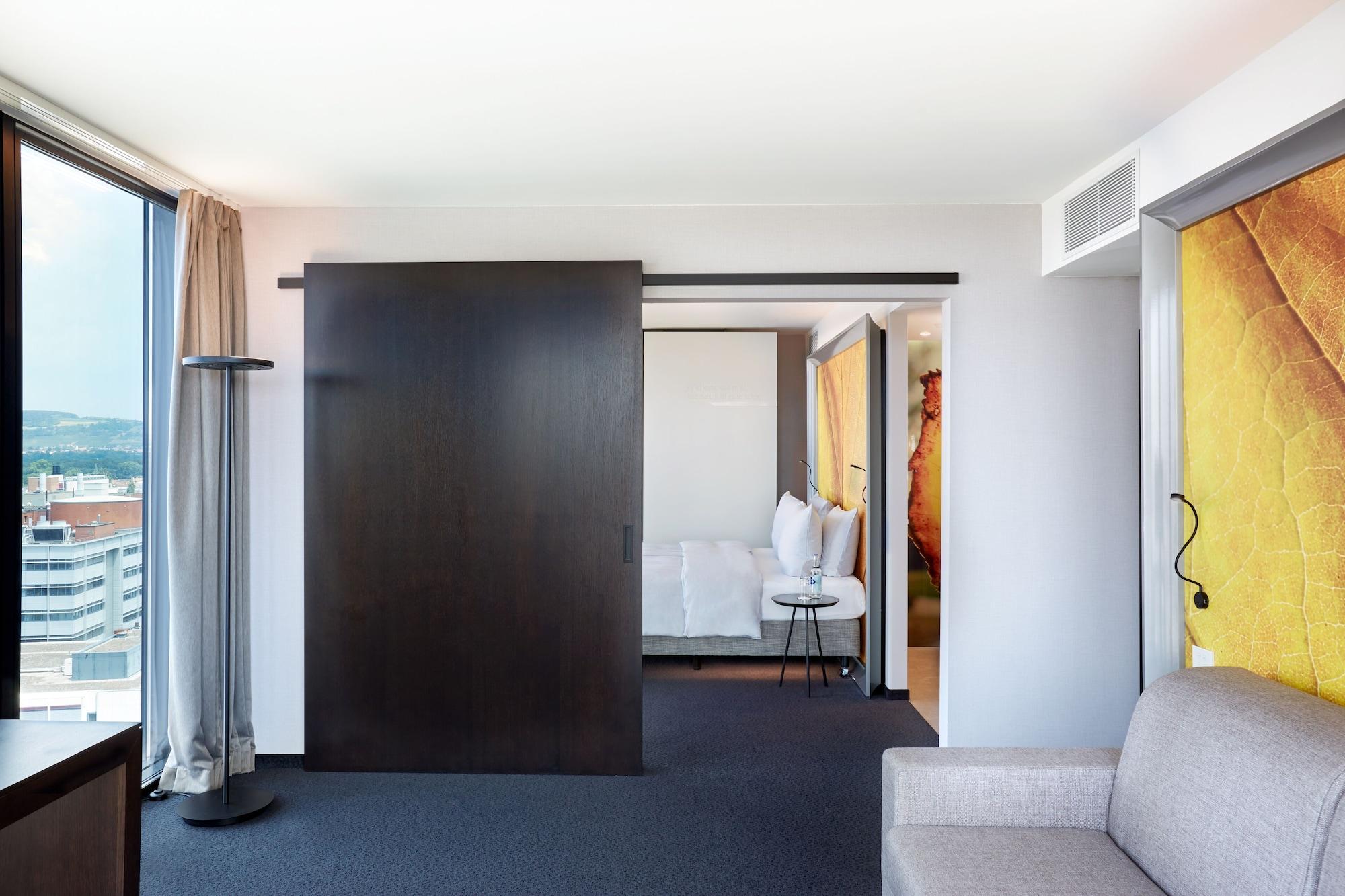 Hyperion Hotel 4*