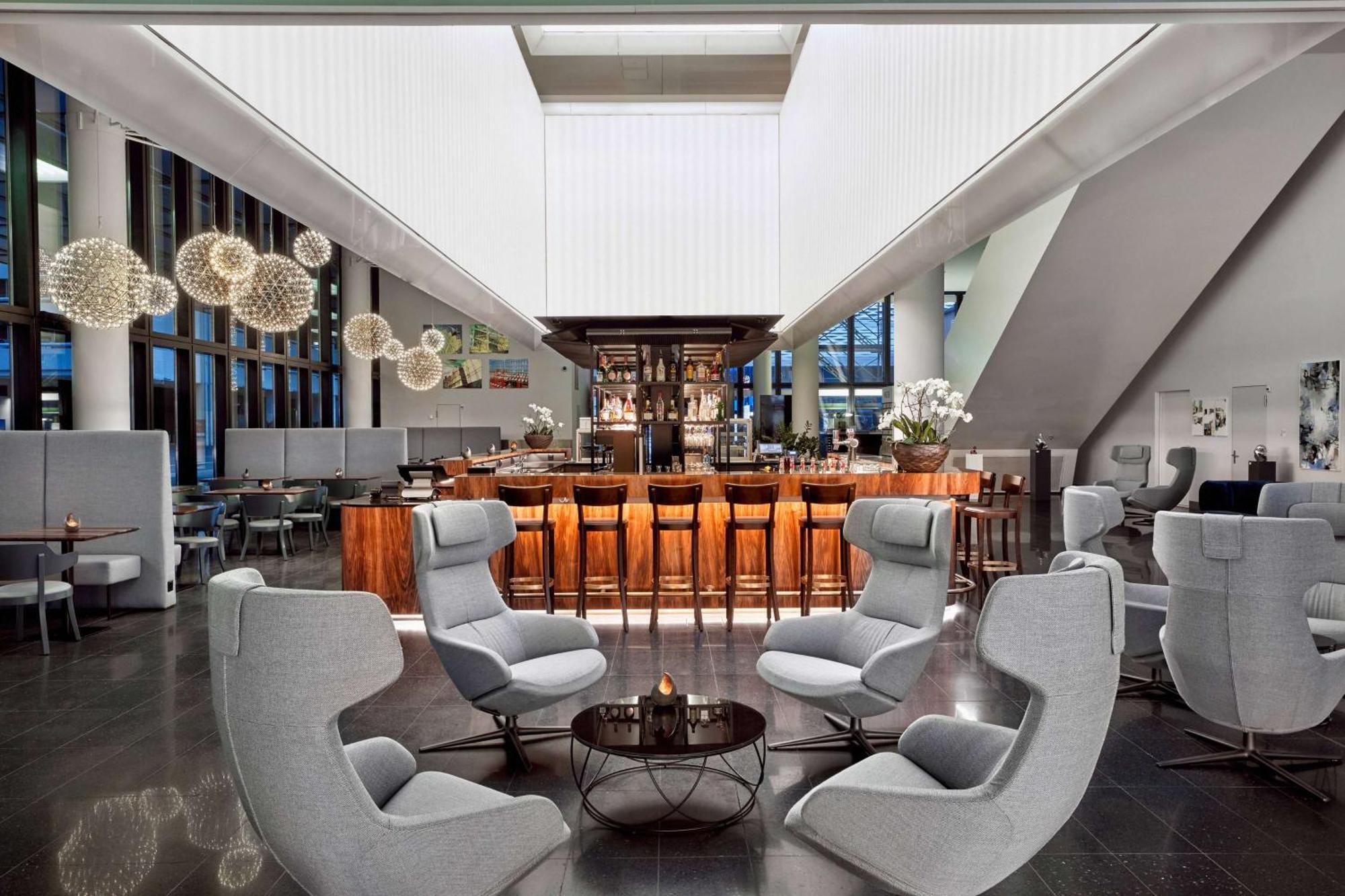 Hyperion Hotel 4*